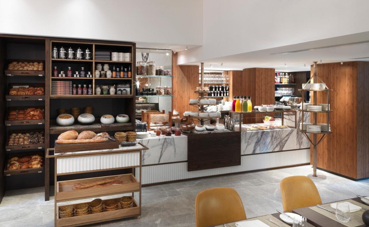 The Athenaeum Hotel & Residences Лондон Екстериор снимка The Deli